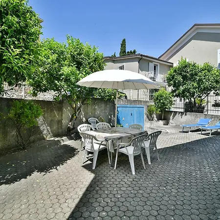 Fulvia Βίλα Chiavari